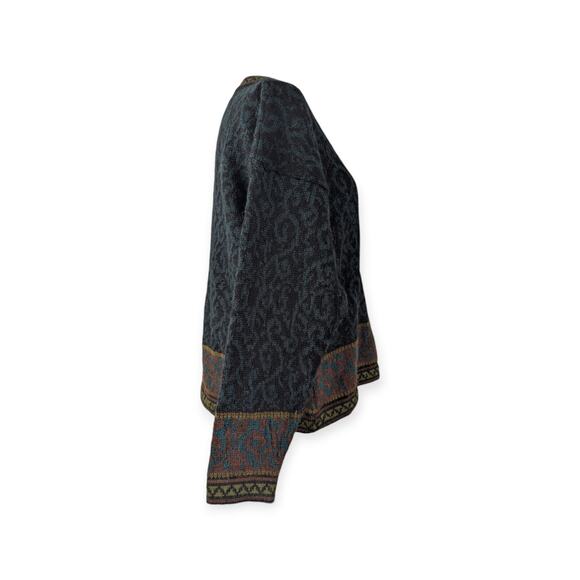 Peruvian Made Alpaca Scrollwork Design Sweater - Picture 4 of 11